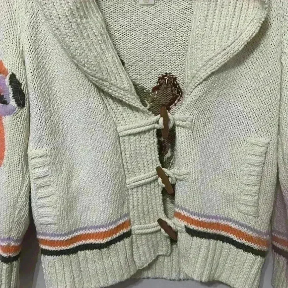 MAEVE - Picture 3 of 8